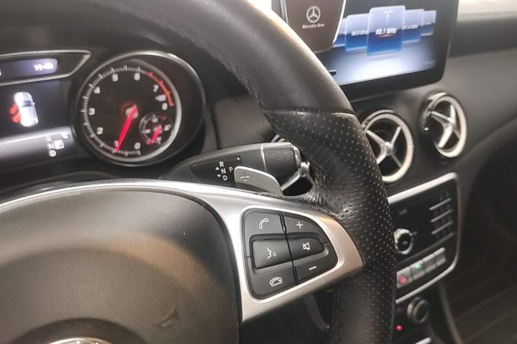 Used Mercedes-Benz GLA 2019 GLA 200 Fashion Model Gear Lever
