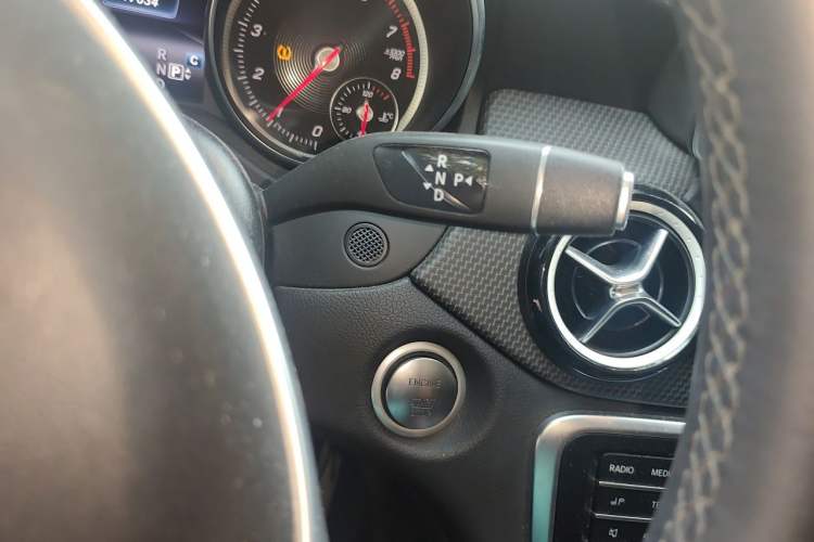 Used Mercedes-Benz GLA 2019 GLA 200 Dynamic Edition Gear Lever