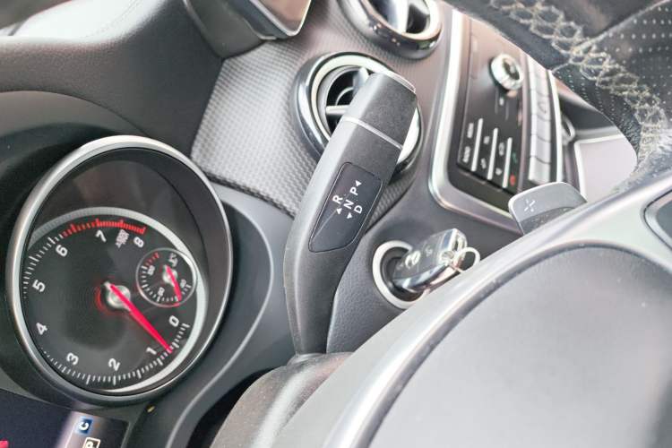 Used Mercedes-Benz GLA 2019 GLA 200 Fashion Model Gear Lever