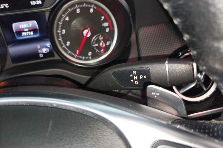 Used Mercedes-Benz GLA 2019 GLA 200 Fashion Model Gear Lever