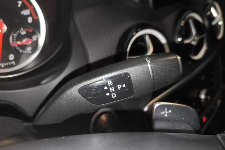 Used Mercedes-Benz GLA 2019 GLA 220 4MATIC Sport Edition Gear Lever