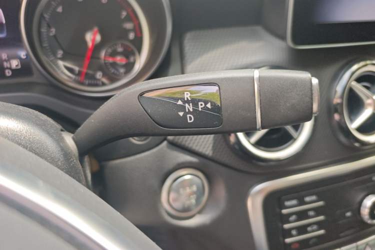 Used Mercedes-Benz GLA 2019 GLA 200 Fashion Model Gear Lever