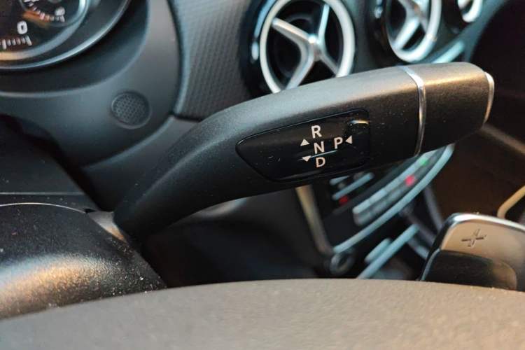 Used Mercedes-Benz GLA 2019 GLA 200 Dynamic Edition Gear Lever