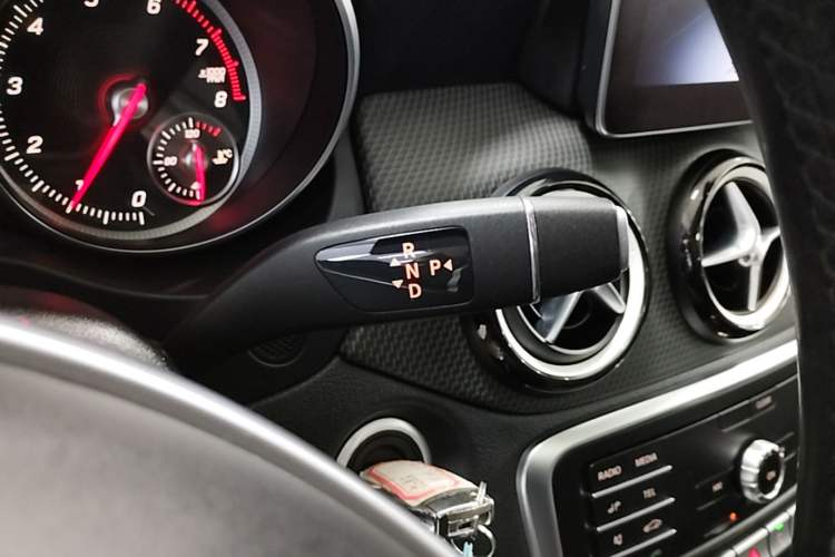 Used Mercedes-Benz GLA 2019 GLA 200 Fashion Model Gear Lever