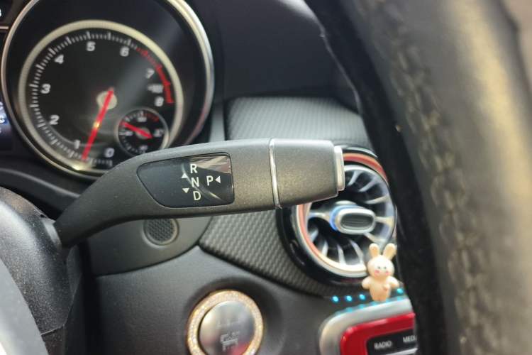 Used Mercedes-Benz GLA 2019 GLA 200 Fashion Model Gear Lever