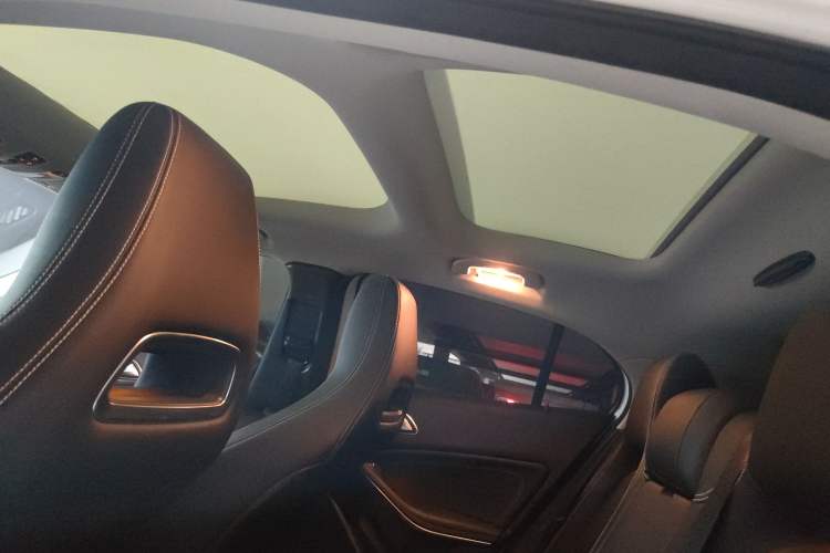 Used Mercedes-Benz GLA 2019 GLA 200 Dynamic Edition Headliner
