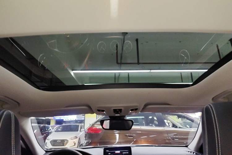 Used Mercedes-Benz GLA 2019 GLA 200 Dynamic Edition Headliner