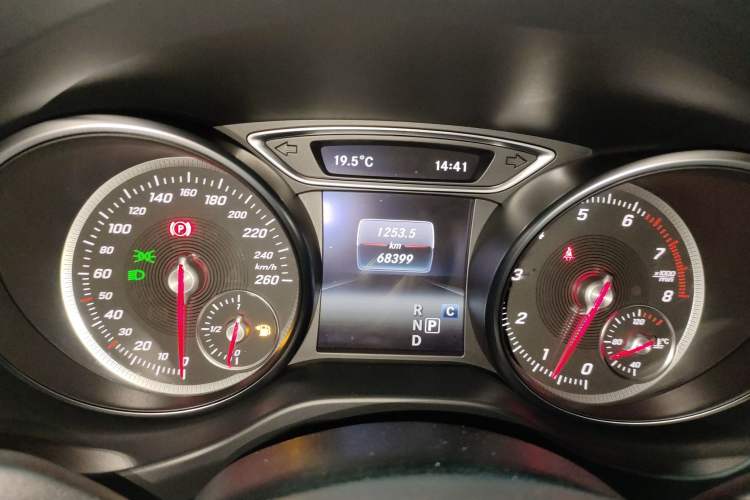 Used Mercedes-Benz GLA 2019 GLA 200 Dynamic Edition Instrument Cluster
