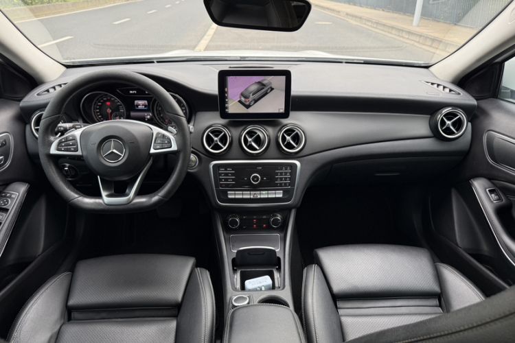 Used Mercedes-Benz GLA 2019 GLA 200 Fashion Model Instrument Cluster