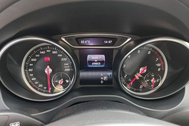 Used Mercedes-Benz GLA 2019 GLA 200 Fashion Model Instrument Cluster