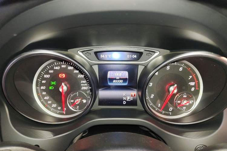 Used Mercedes-Benz GLA 2019 GLA 200 Dynamic Edition Instrument Cluster