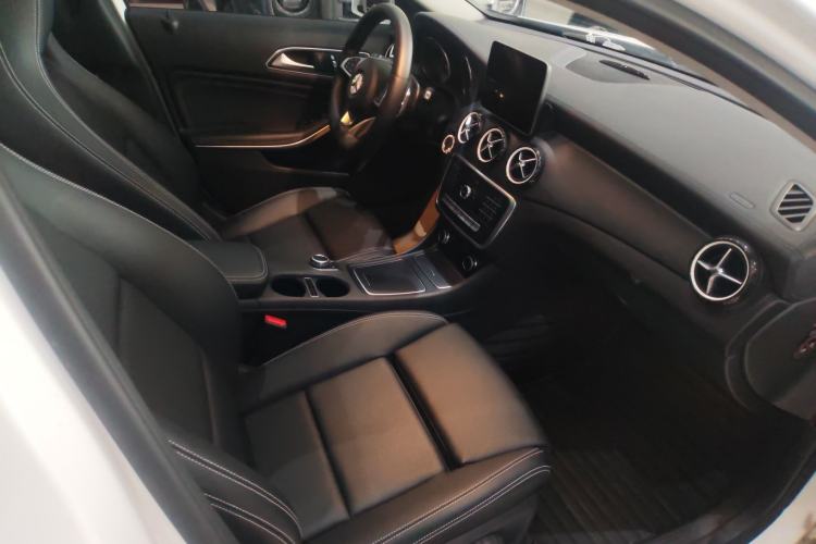 Used Mercedes-Benz GLA 2019 GLA 200 Fashion Model Interior 1