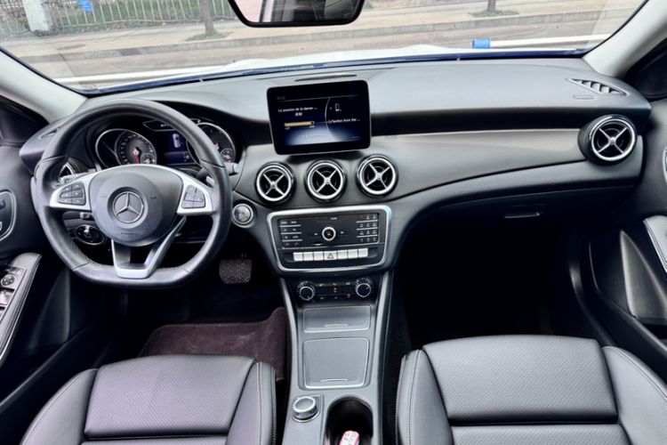 Used Mercedes-Benz GLA 2019 GLA 200 Dynamic Edition Interior 1