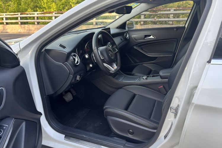 Used Mercedes-Benz GLA 2019 GLA 200 Dynamic Edition Interior 1