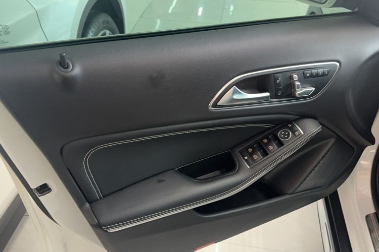 Used Mercedes-Benz GLA 2019 GLA 200 Dynamic Edition Interior 1