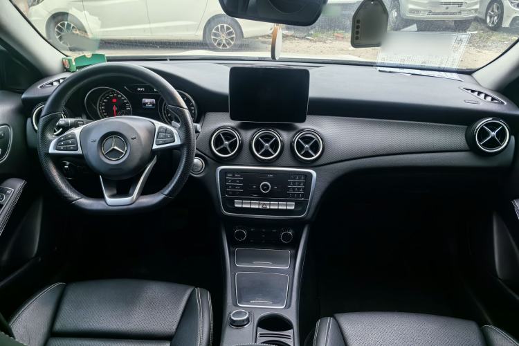 Used Mercedes-Benz GLA 2019 GLA 200 Dynamic Edition Interior 1