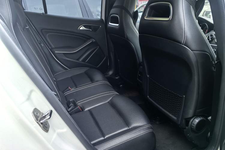 Used Mercedes-Benz GLA 2019 GLA 200 Dynamic Edition Interior 10