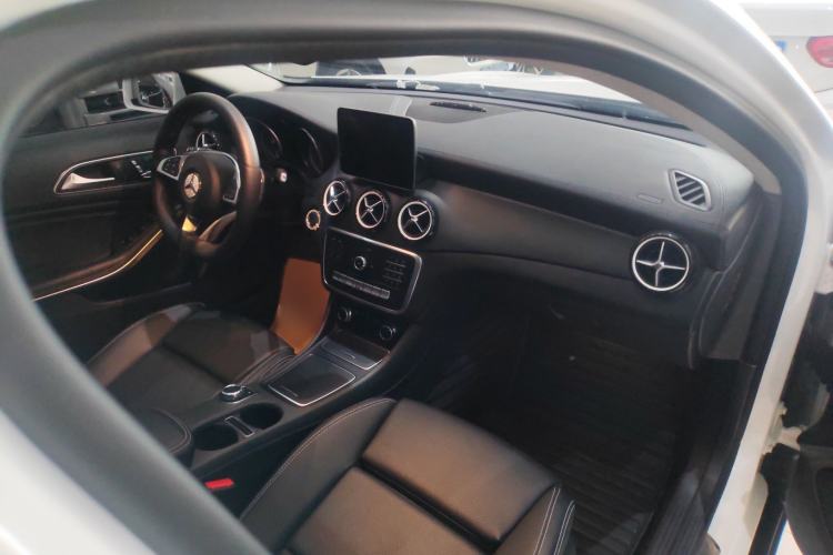 Used Mercedes-Benz GLA 2019 GLA 200 Fashion Model Interior 2