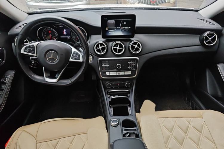 Used Mercedes-Benz GLA 2019 GLA 200 Fashion Model Interior 2