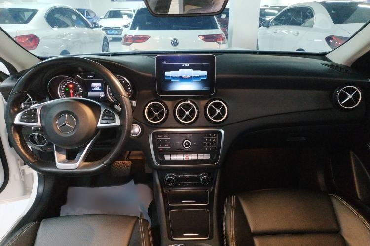 Used Mercedes-Benz GLA 2019 GLA 200 Dynamic Edition Interior 2