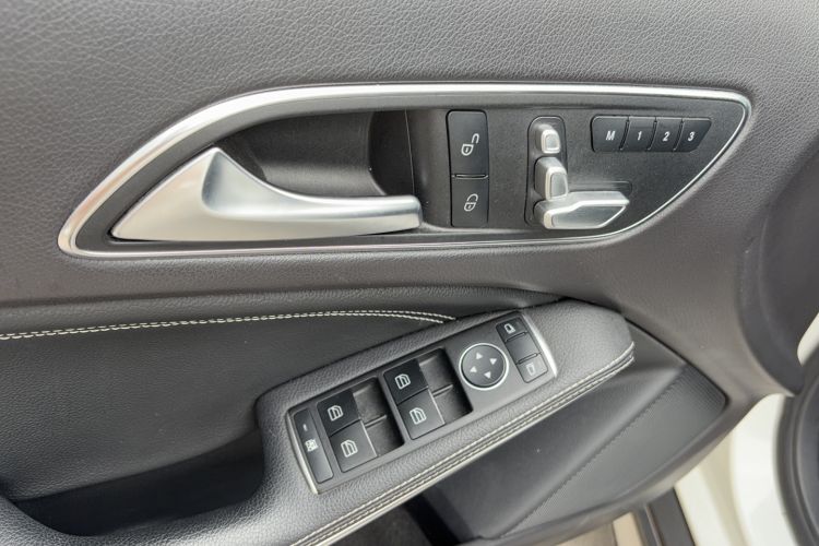 Used Mercedes-Benz GLA 2019 GLA 200 Dynamic Edition Interior 2
