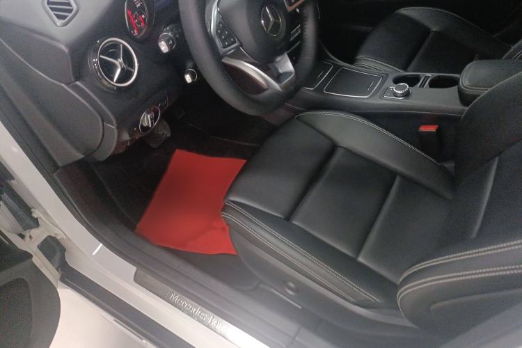 Used Mercedes-Benz GLA 2019 GLA 200 Dynamic Edition Interior 2