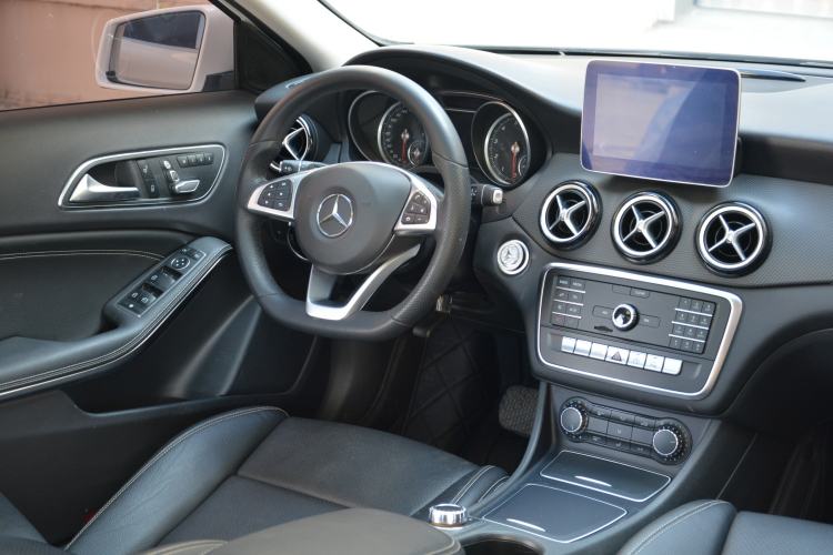 Used Mercedes-Benz GLA 2019 GLA 200 Dynamic Edition Interior 2
