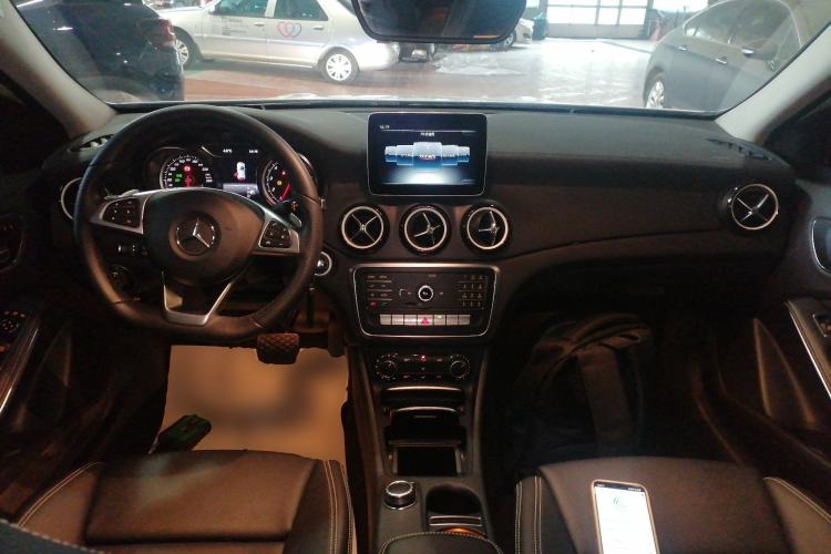 Used Mercedes-Benz GLA 2019 GLA 200 Fashion Model Interior 2
