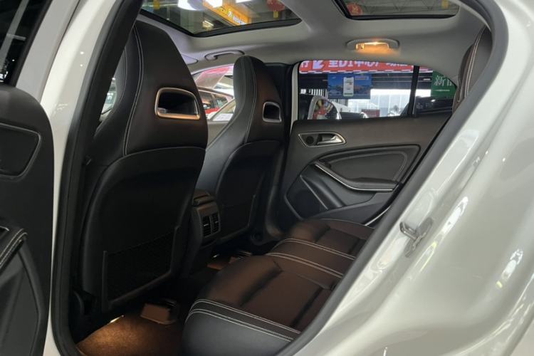 Used Mercedes-Benz GLA 2019 GLA 200 Dynamic Edition Interior 2