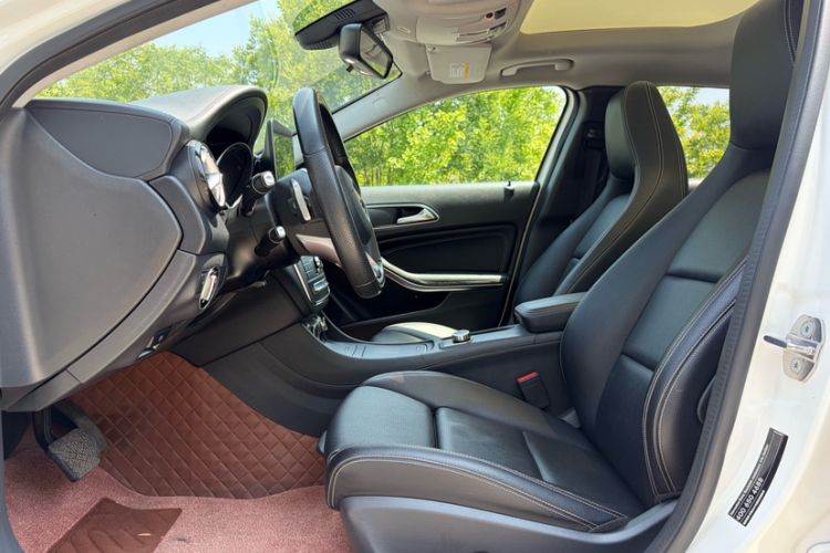 Used Mercedes-Benz GLA 2019 GLA 200 Fashion Model Interior 2