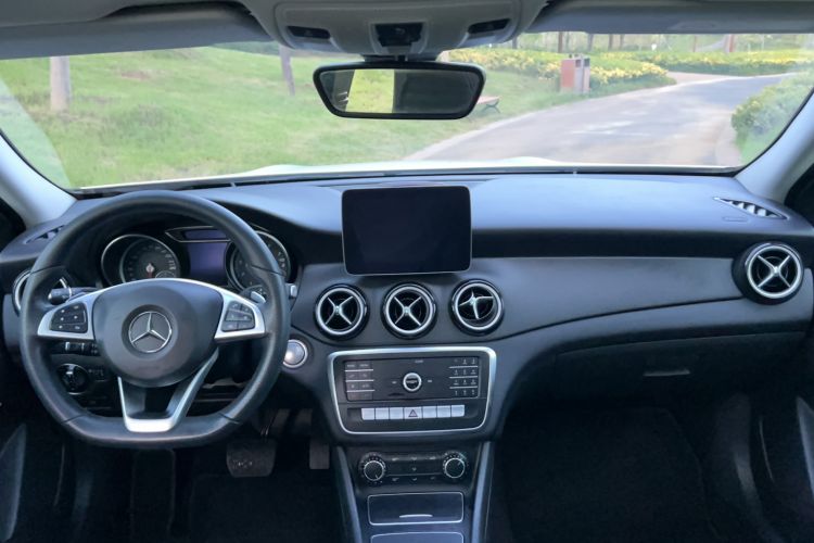 Used Mercedes-Benz GLA 2019 GLA 200 Dynamic Edition Interior 2