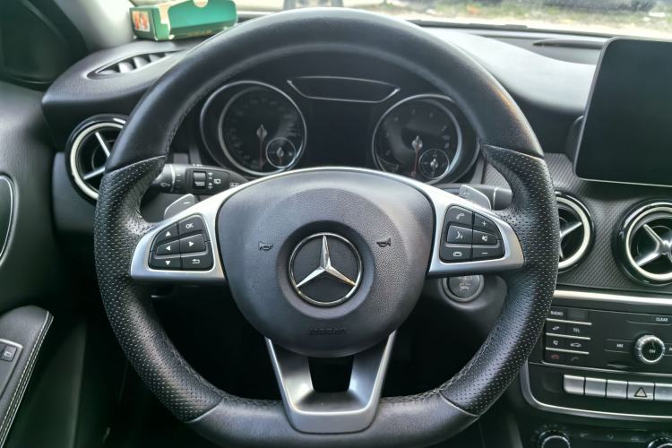 Used Mercedes-Benz GLA 2019 GLA 200 Dynamic Edition Interior 2