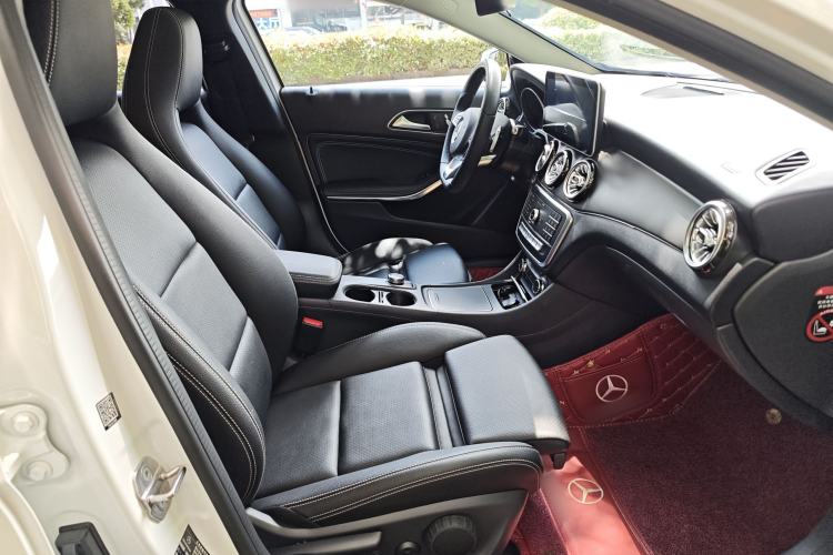 Used Mercedes-Benz GLA 2019 GLA 200 Dynamic Edition Interior 2