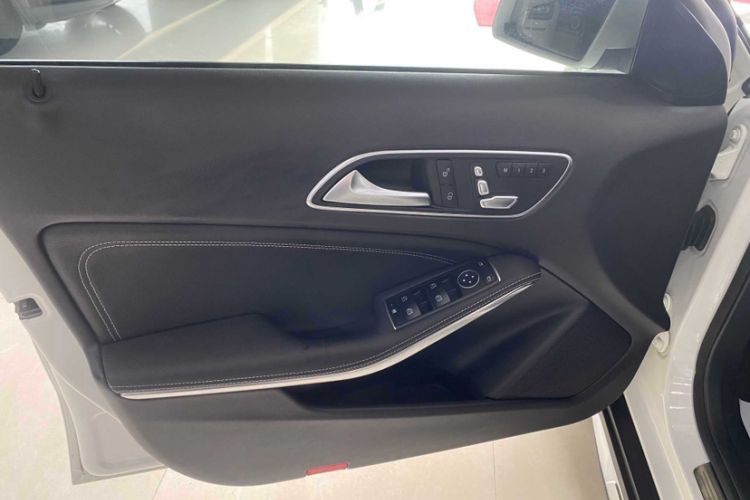 Used Mercedes-Benz GLA 2019 GLA 200 Dynamic Edition Interior 3