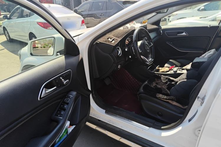 Used Mercedes-Benz GLA 2019 GLA 200 Dynamic Edition Interior 3