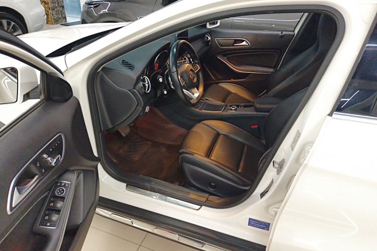 Used Mercedes-Benz GLA 2019 GLA 200 Fashion Model Interior 3