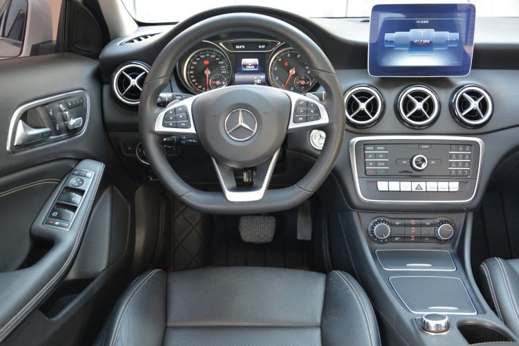 Used Mercedes-Benz GLA 2019 GLA 200 Dynamic Edition Interior 3