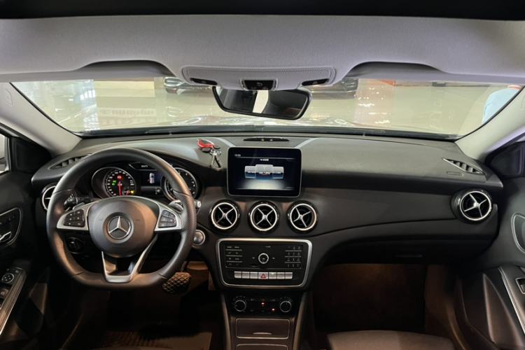 Used Mercedes-Benz GLA 2019 GLA 200 Dynamic Edition Interior 3