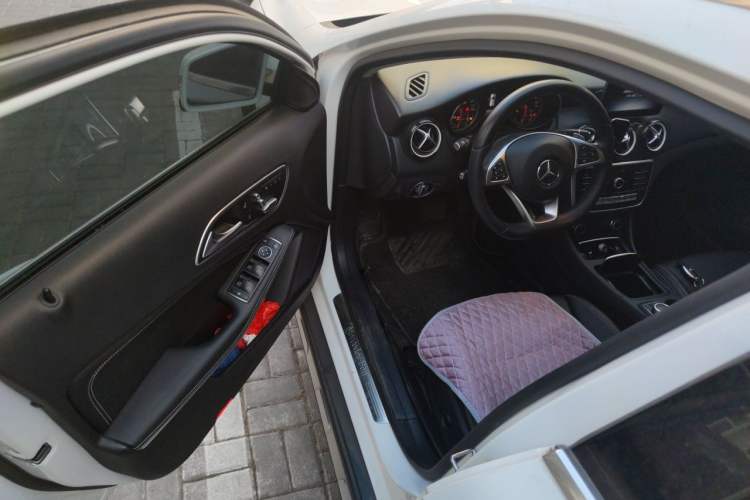 Used Mercedes-Benz GLA 2019 GLA 200 Dynamic Edition Interior 3