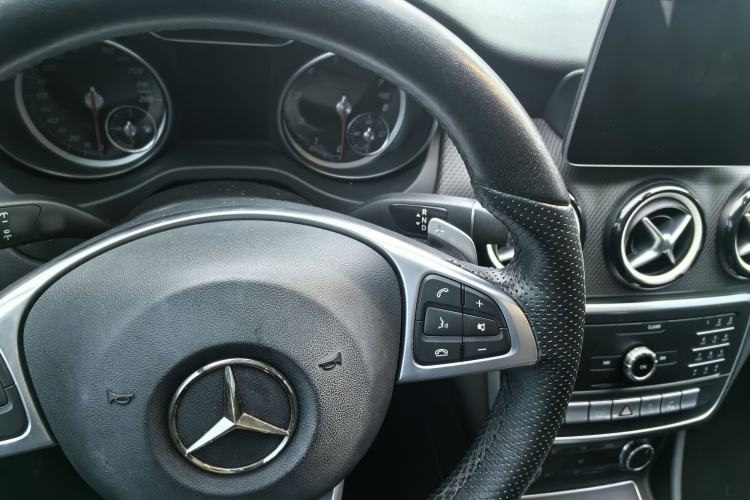 Used Mercedes-Benz GLA 2019 GLA 200 Dynamic Edition Interior 3