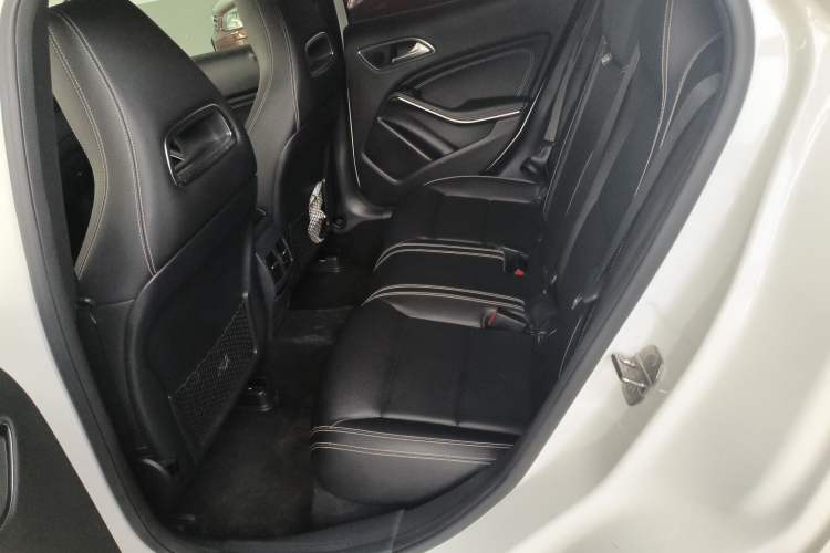 Used Mercedes-Benz GLA 2019 GLA 200 Dynamic Edition Interior 4