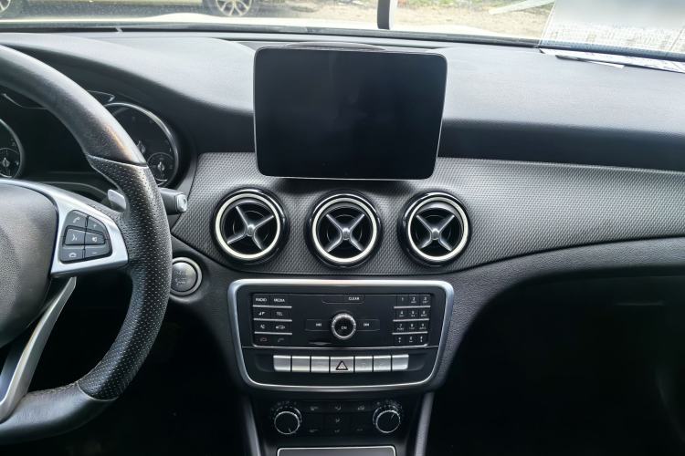 Used Mercedes-Benz GLA 2019 GLA 200 Dynamic Edition Interior 4