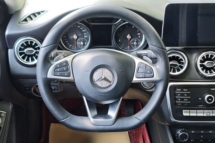 Used Mercedes-Benz GLA 2019 GLA 200 Dynamic Edition Interior 4
