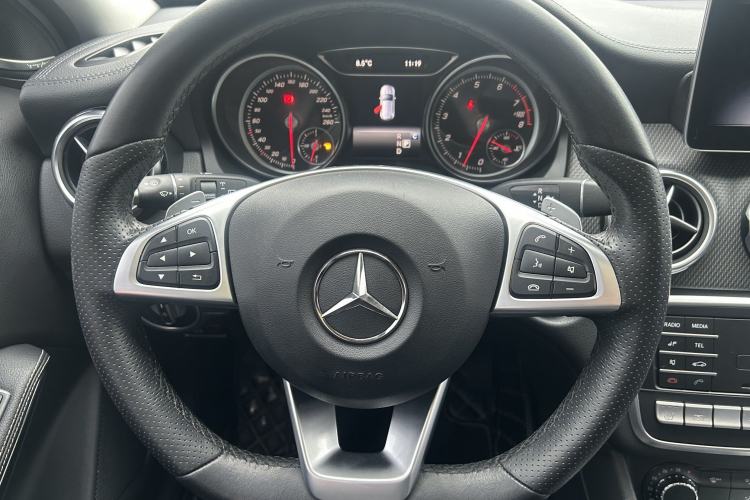Used Mercedes-Benz GLA 2019 GLA 220 4MATIC Sport Edition Interior 5