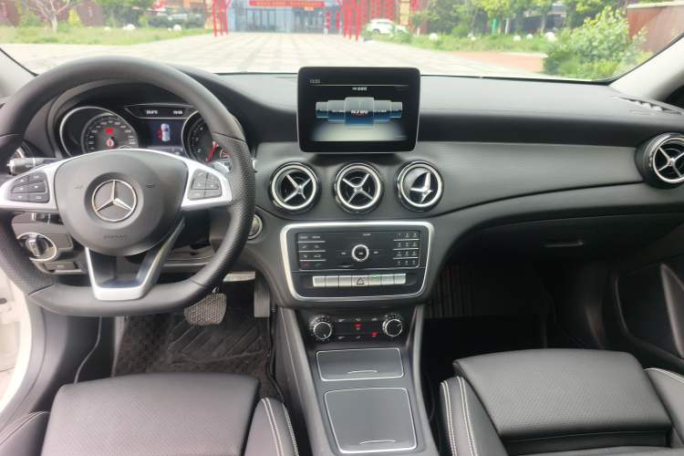 Used Mercedes-Benz GLA 2019 GLA 200 Fashion Model Interior 5