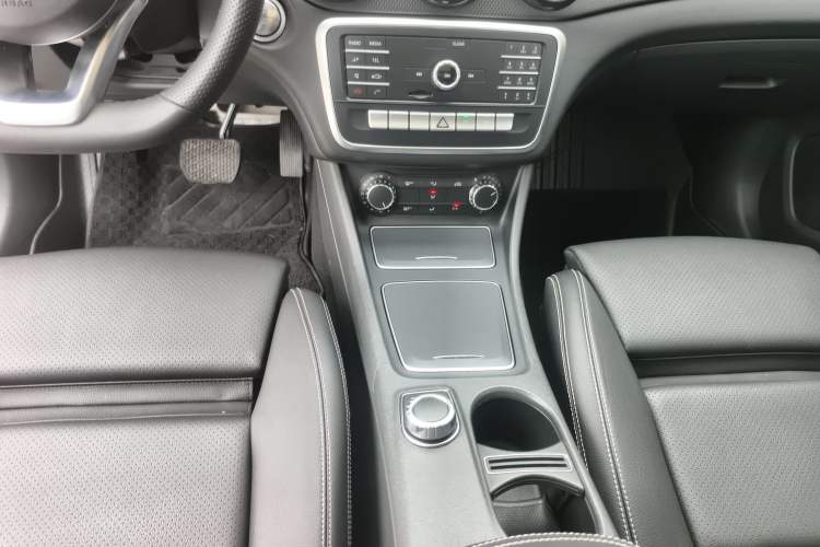 Used Mercedes-Benz GLA 2019 GLA 200 Fashion Model Interior 6