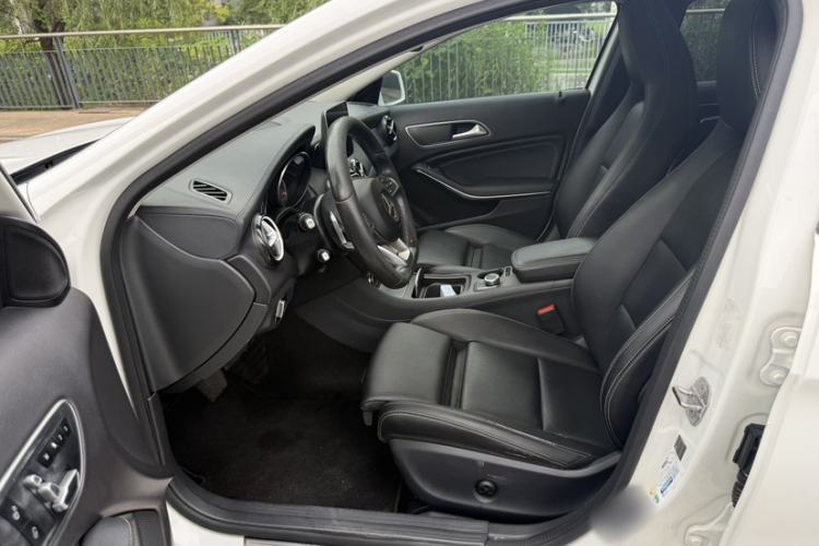 Used Mercedes-Benz GLA 2019 GLA 200 Fashion Model Interior 7
