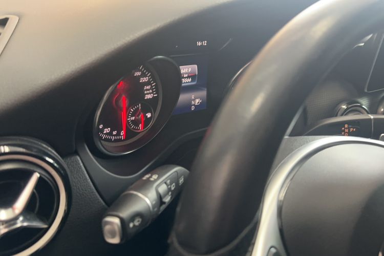 Used Mercedes-Benz GLA 2019 GLA 200 Dynamic Edition Interior 7