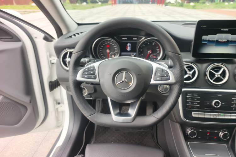 Used Mercedes-Benz GLA 2019 GLA 200 Fashion Model Interior 7