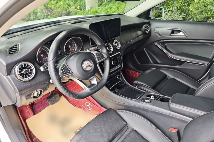 Used Mercedes-Benz GLA 2019 GLA 200 Dynamic Edition Interior 8